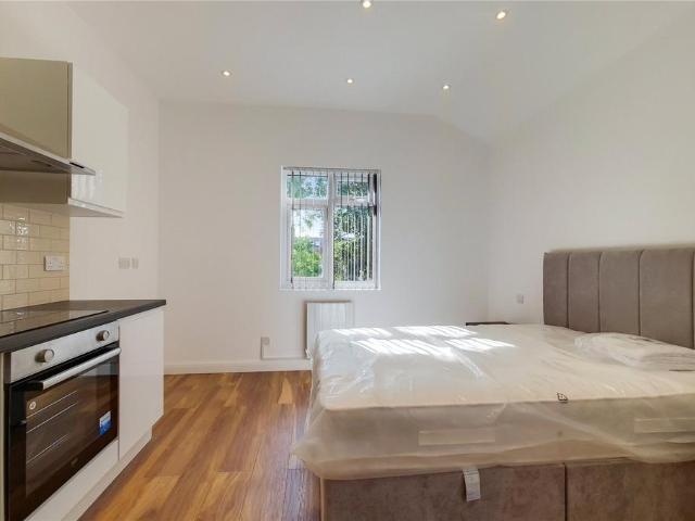Studio to rent