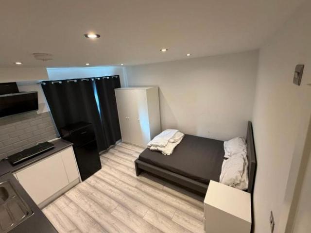 Studio to rent