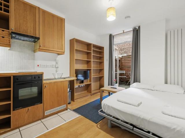 Studio to rent