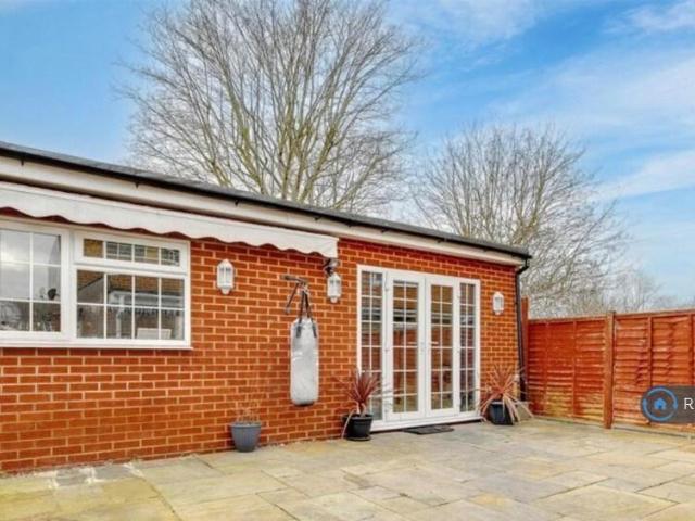 Studio to rent