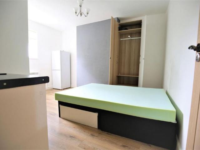 Studio to rent