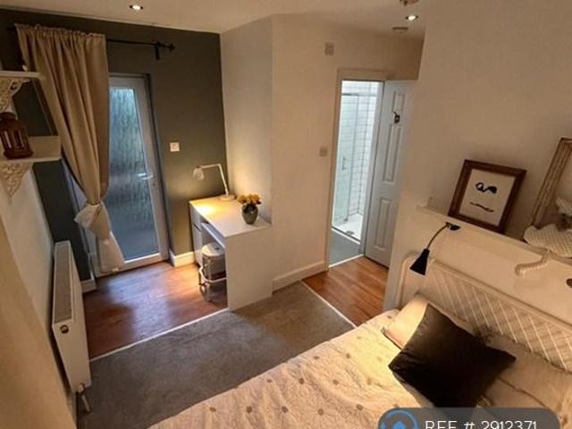 Studio to rent