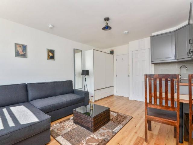 Studio to rent