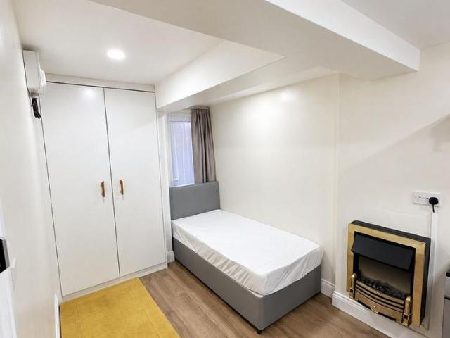 Studio to rent