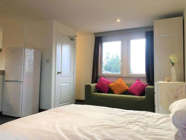 Studio to rent