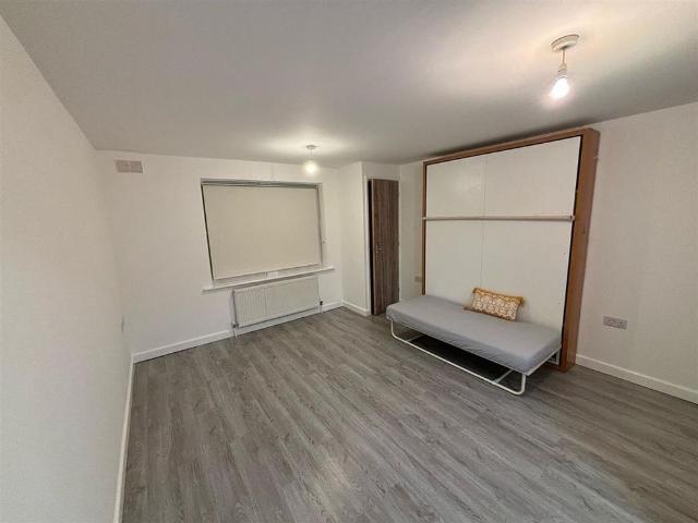 Studio to rent