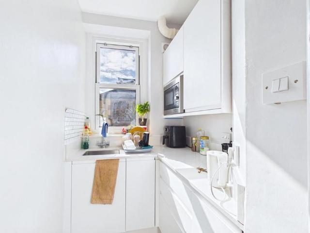 Studio to rent