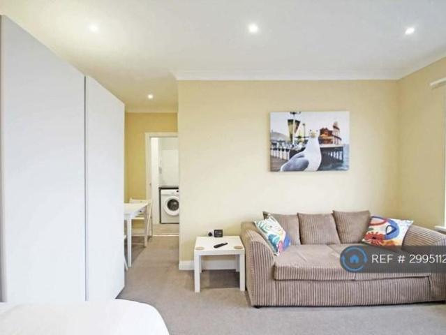 Studio to rent