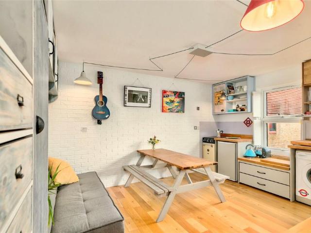Studio to rent