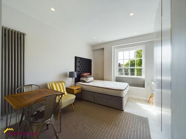 Studio to rent