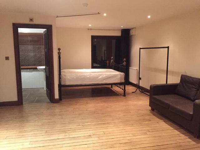 Studio to rent
