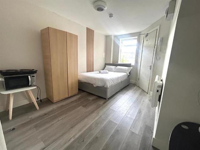 Studio to rent