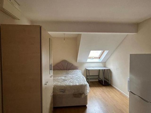 Studio to rent