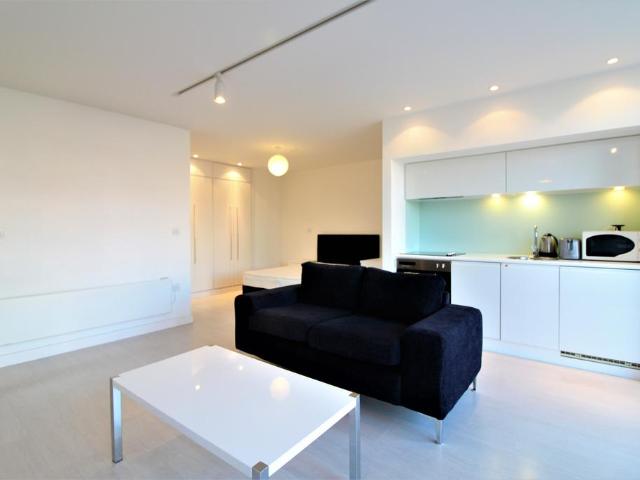 Studio to rent