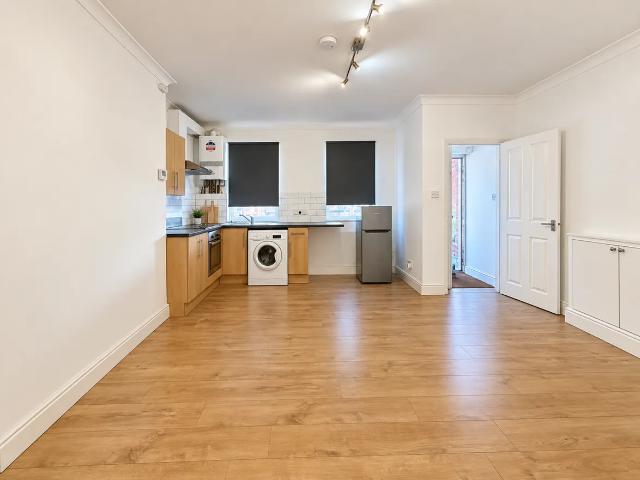 Studio to rent