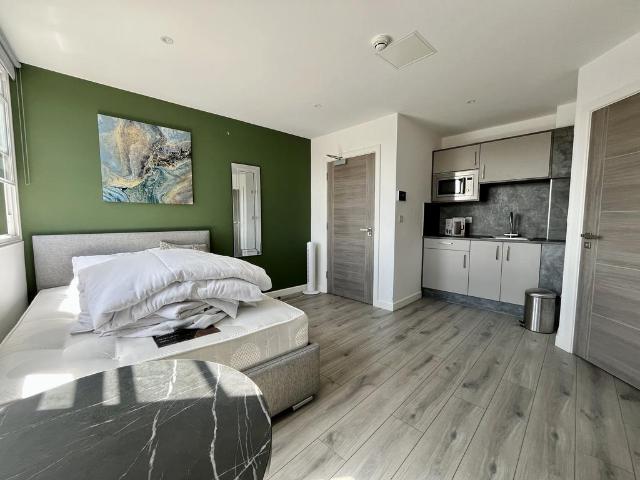 Studio to rent