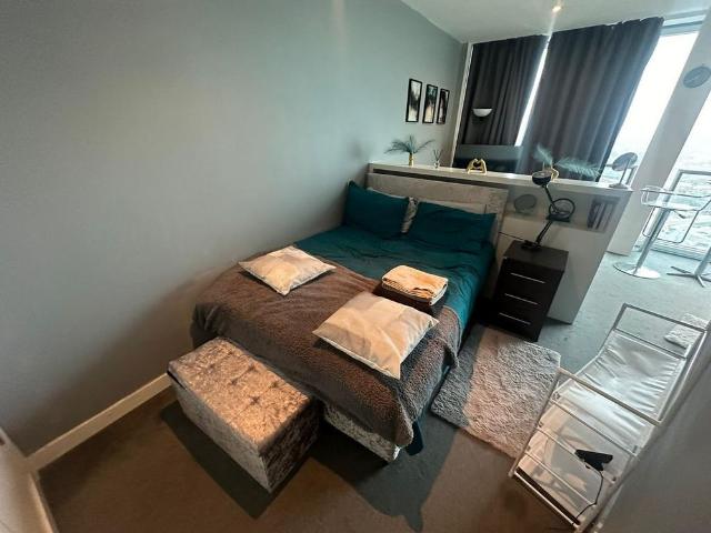 Studio to rent
