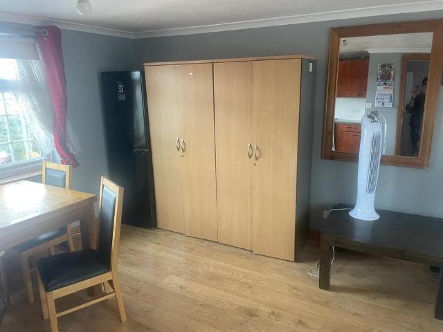 Studio to rent
