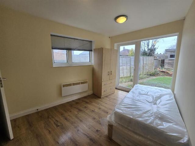 Studio to rent