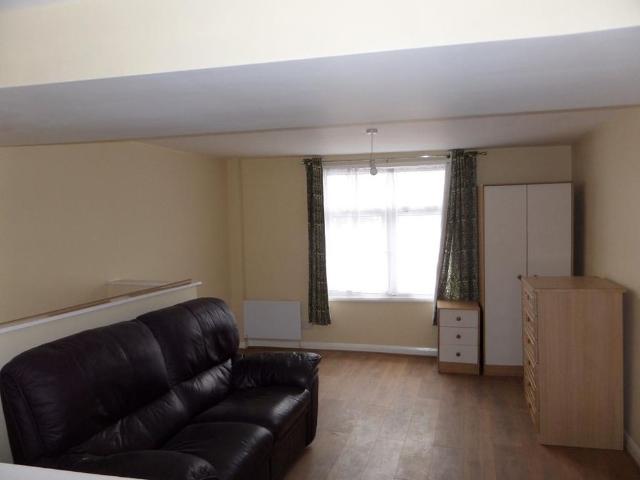 Studio to rent