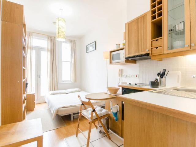 Studio to rent