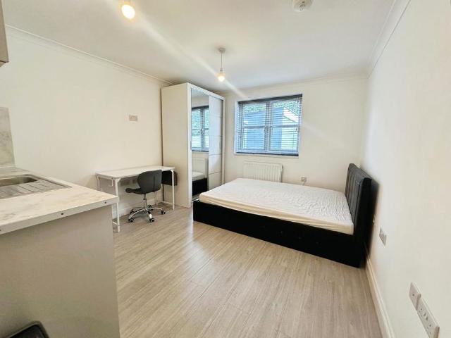 Studio to rent