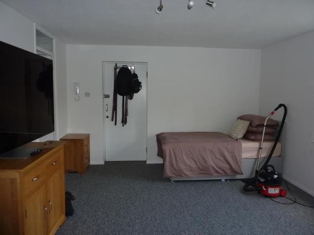 Studio to rent
