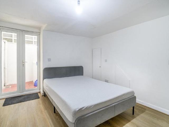 Studio to rent