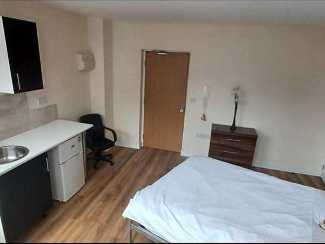 Studio to rent