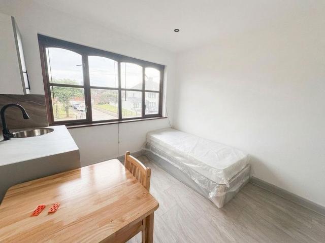 Studio to rent