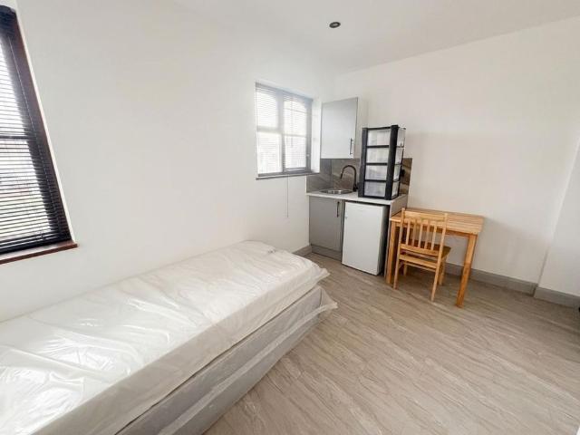 Studio to rent