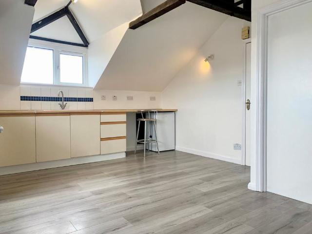 Studio to rent
