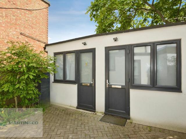 Studio to rent
