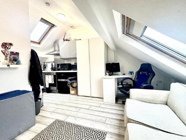 Studio to rent