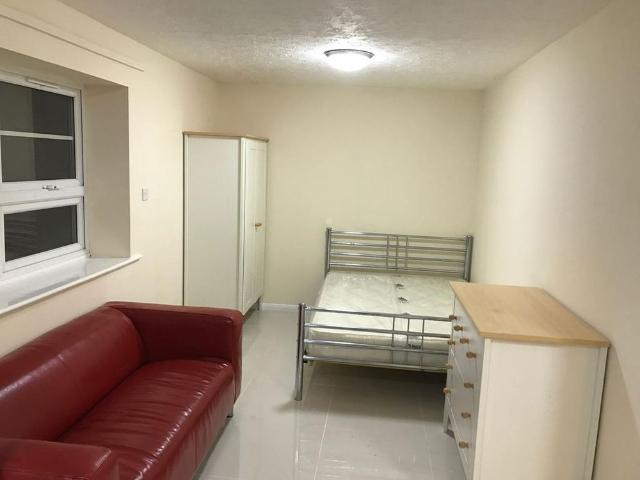 Studio to rent