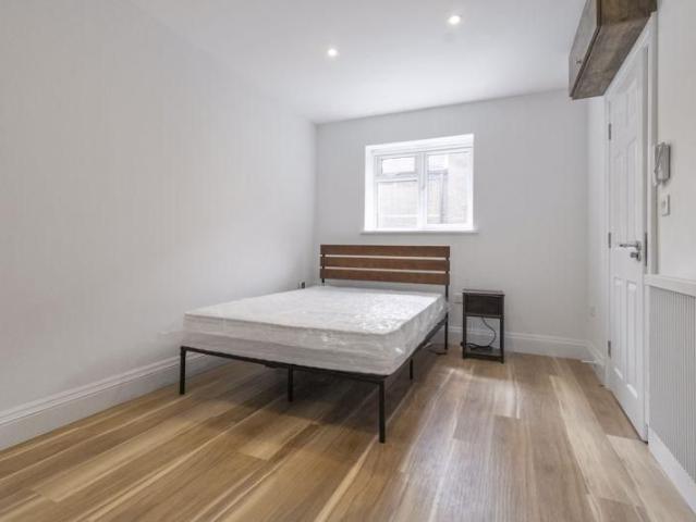 Studio to rent