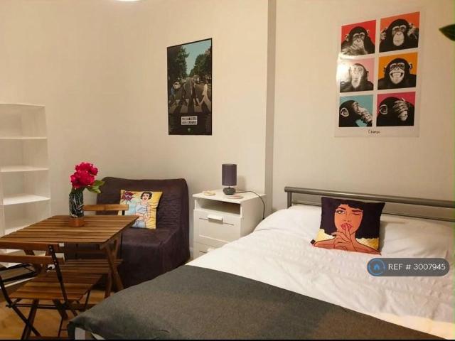 Studio to rent