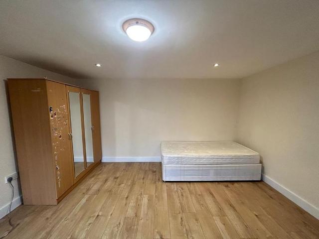 Studio to rent