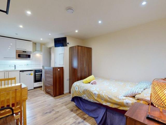 Studio to rent