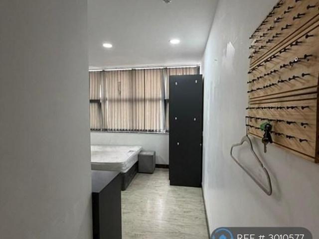 Studio to rent