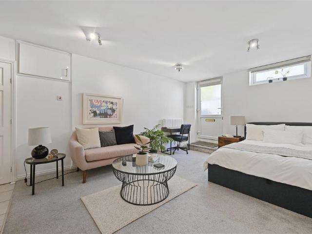 Studio to rent