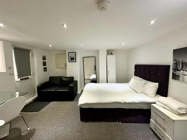 Studio to rent