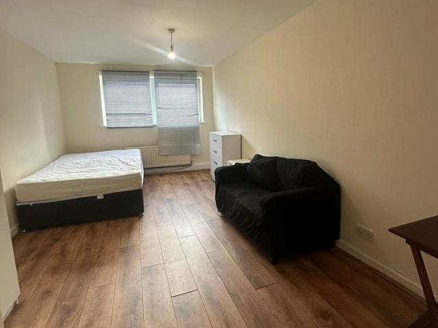 Studio to rent