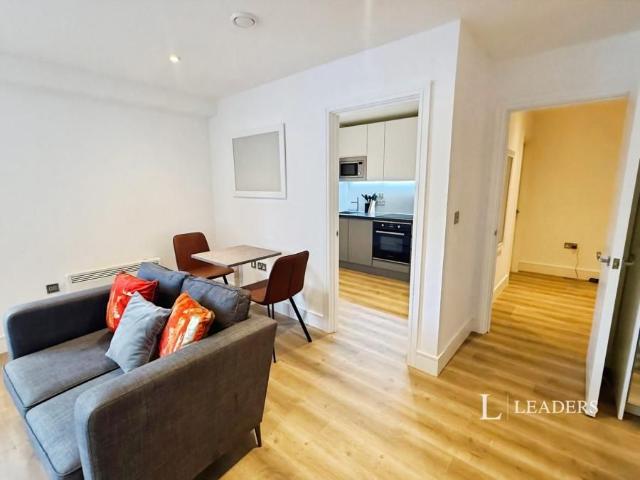 studio to rent Wood Street, East Grinstead, West Sussex, RH19
