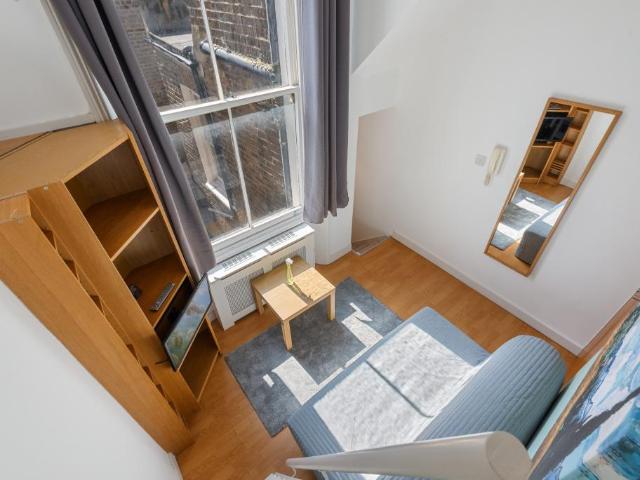 Studio to rent Fairholme Road, West Kensington W14