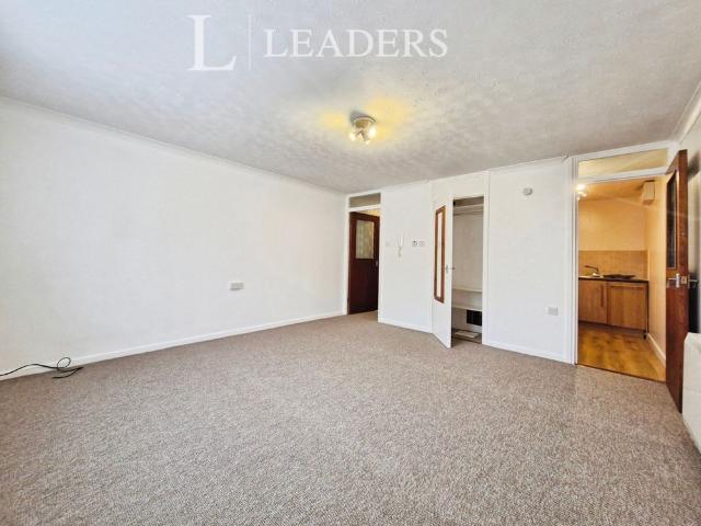 studio to rent Forton Road, Gosport, PO12