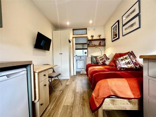 studio to rent Furze Road, West Sussex, Worthing, BN13