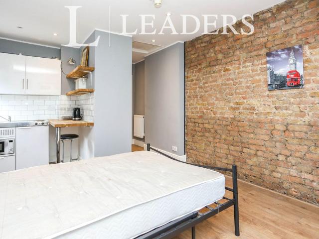 studio to rent Glensdale Road, London, SE4