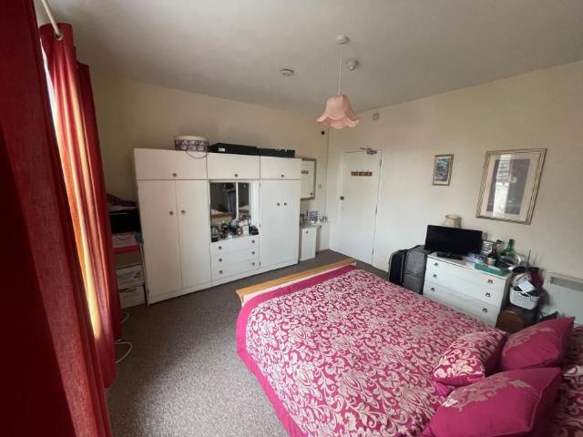 studio to rent Hurst Road, Eastbourne, BN21