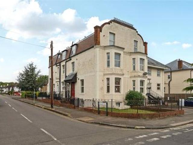 Studio to rent in Temple Road, Epsom, KT19 | Leaders